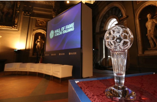 Chùm ảnh: Maradona và Ranieri giành giải thưởng 'huyền thoại' tại Italia - Bóng Đá