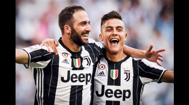 Chùm ảnh: Áo đấu với logo 'thảm họa' của Juventus đẹp không tưởng - Bóng Đá