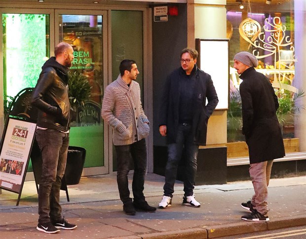 Chùm ảnh: Buổi 'hẹn hò' giữa đêm của Ibrahimovic và Mkhitaryan  - Bóng Đá