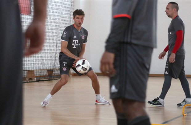 Đổi món, sao Bayern rủ nhau đi tập bóng rổ - Bóng Đá