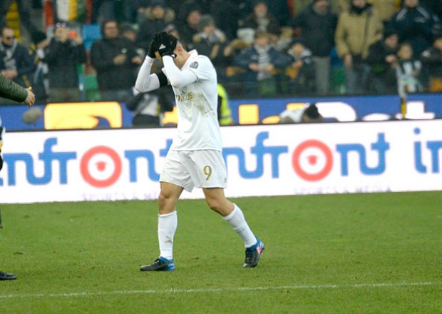 Chùm ảnh: Thua ngược Udinese, Milan tiếp tục rơi tự do - Bóng Đá