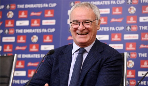 Mặc nguy cơ xuống hạng, thầy trò Ranieri vẫn tươi rói trên sân tập - Bóng Đá