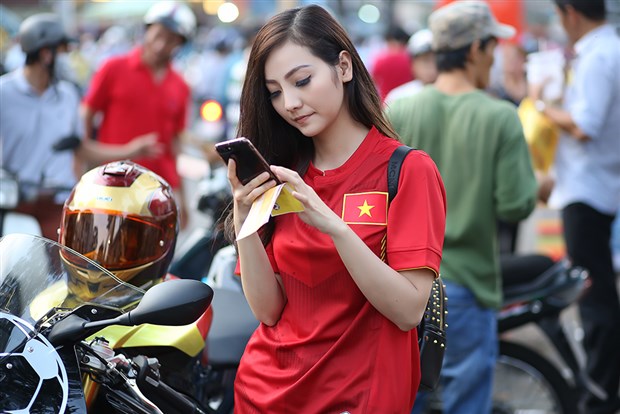 Tường Vy, nữ Biker khuấy đảo làng túc cầu Việt Nam - Bóng Đá