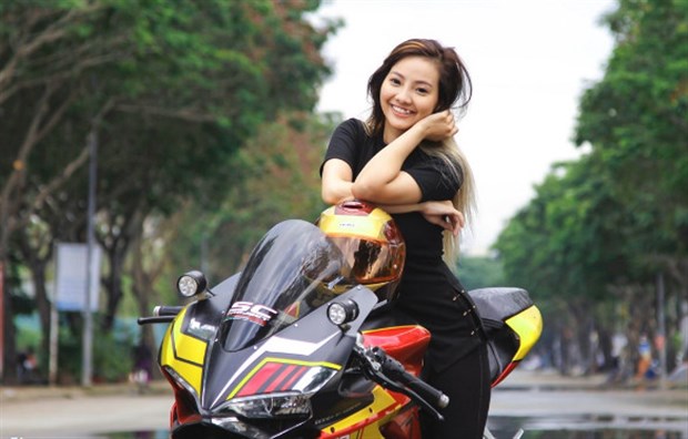 Tường Vy, nữ Biker khuấy đảo làng túc cầu Việt Nam - Bóng Đá
