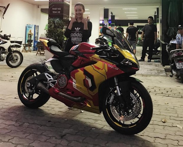 Tường Vy, nữ Biker khuấy đảo làng túc cầu Việt Nam - Bóng Đá