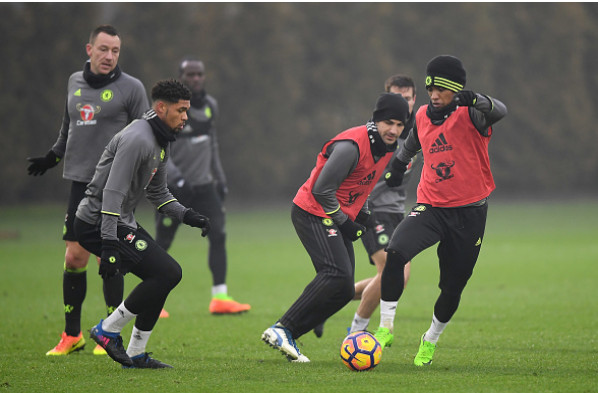 Bộ đôi 'người thừa' Willian - Fabregas tỏa sáng trên sân tập của Chelsea  - Bóng Đá