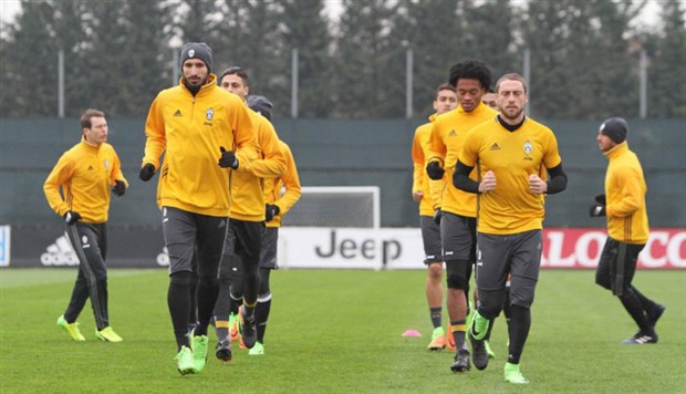 Bỏ chiến thuật, sao Juventus tập trung luyện đấu tay đôi - Bóng Đá