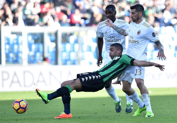 Chùm ảnh: Sassuolo phẫn nộ khi trọng tài đứng về phía Milan - Bóng Đá