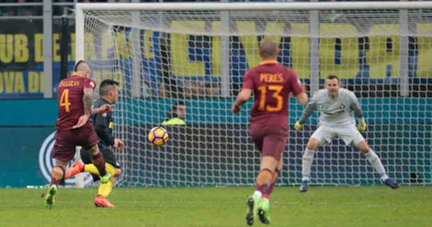 Chùm ảnh: Nainggolan tỏa sáng, Roma nhấn chìm Inter ngay tại Milano - Bóng Đá