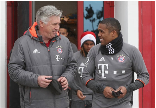 Alonso vẫn tươi như hoa sau khi tuyên bố giải nghệ - Bóng Đá