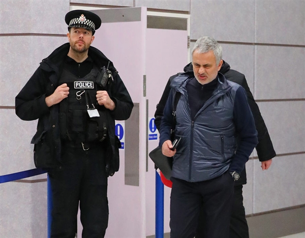 Chùm ảnh: Dàn sao Man Utd kiệt sức sau khi trở về từ nước Nga - Bóng Đá