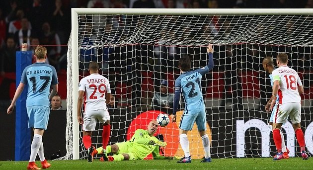 Hàng thủ của Man City bị chê thậm tệ sau thất bại trước Monaco - Bóng Đá