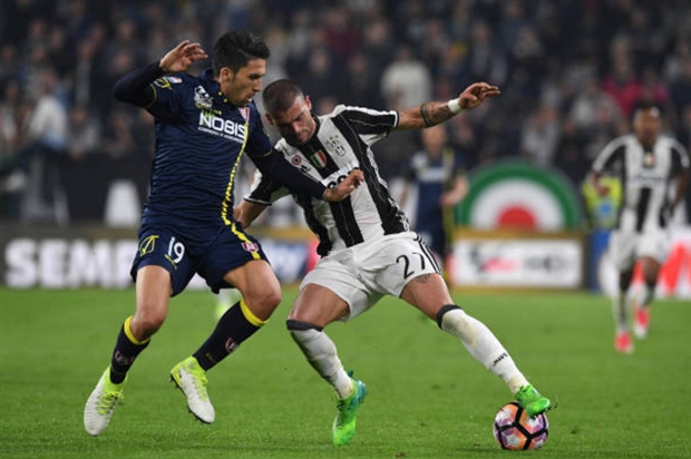Higuain lập cú đúp, Juventus 'bắn tín hiệu' cho Barcelona - Bóng Đá