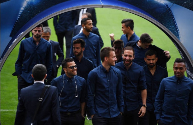 Dybala hội quân cùng dành 'soái ca' Juventus tại Nou Camp - Bóng Đá