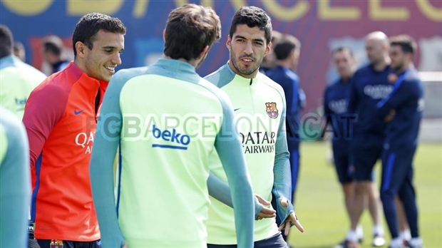 Vắng Messi và Neymar, Suarez lẻ loi trong buổi tập của Barcelona - Bóng Đá