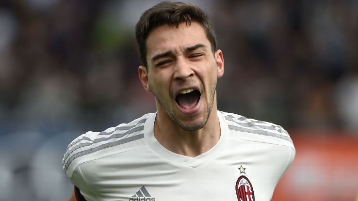 Tỏ thái độ, De Sciglio liền bị fan Milan dằn mặt - Bóng Đá