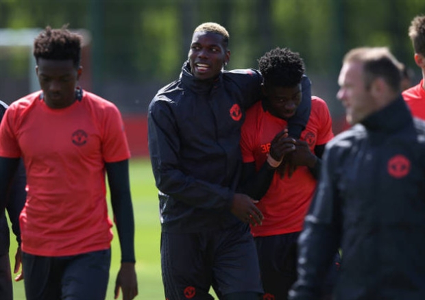 Pogba, Rooney hí hửng trước giờ lên đường sang Tây Ban Nha - Bóng Đá
