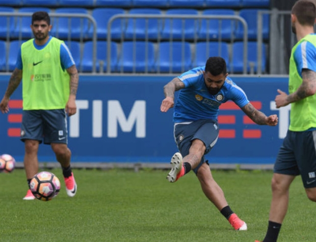 Không còn Pioli, Inter tập luyện dưới sự giám sát của thuyền trưởng Azzurri - Bóng Đá