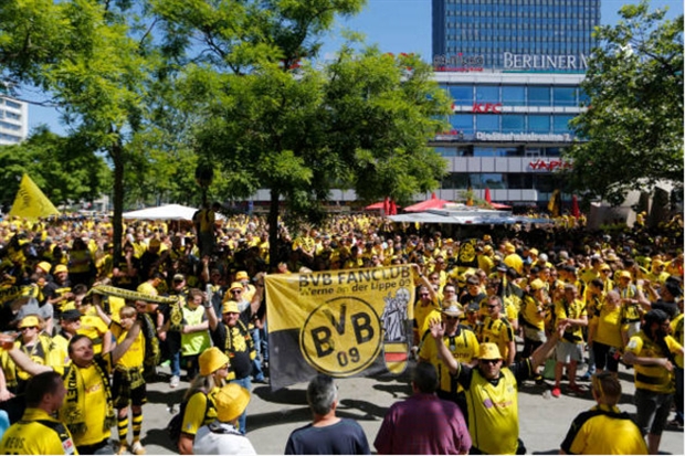 Dortmund nhuộm vàng thành Berlin trước CK cúp Quốc Gia  - Bóng Đá