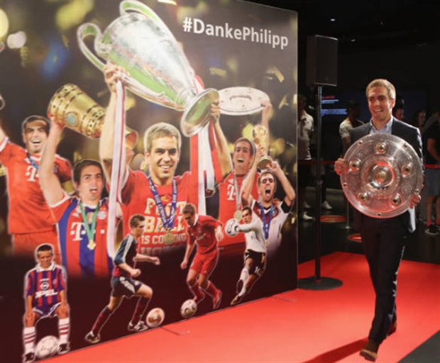 Philipp Lahm bảnh bao đi vào ngôi nhà Huyền thoại của Bayern - Bóng Đá