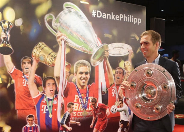 Philipp Lahm bảnh bao đi vào ngôi nhà Huyền thoại của Bayern - Bóng Đá