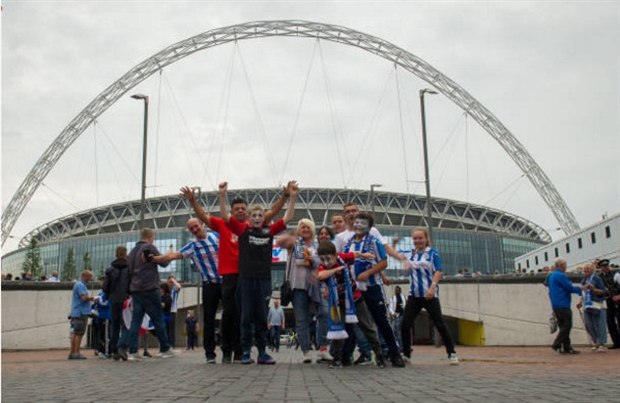 Wembley lại 'dậy sóng' chào đón tân binh Premier League - Bóng Đá