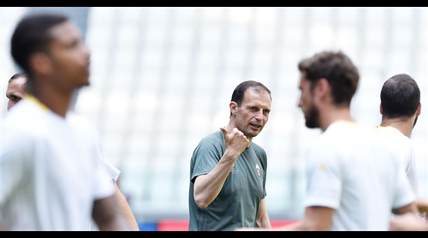 Allegri liên tục chỉ bài cho Higuian, Real coi chừng - Bóng Đá