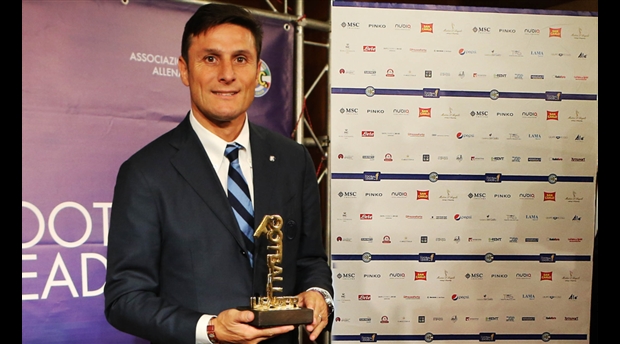 Huyền thoại Zanetti giành giải thưởng 'Thủ lĩnh bóng đá' 2017 - Bóng Đá