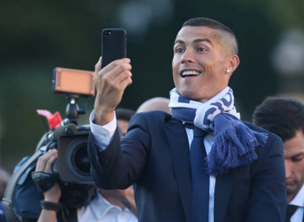 Vắng Ronaldo, Nani trở thành tâm điểm trên tuyển Bồ Đào Nha - Bóng Đá