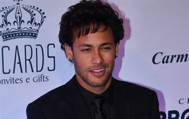 Bị người yêu 'đá', Neymar đổi luôn kiểu tóc - Bóng Đá