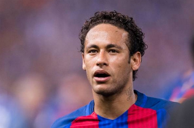 Bị người yêu 'đá', Neymar đổi luôn kiểu tóc - Bóng Đá