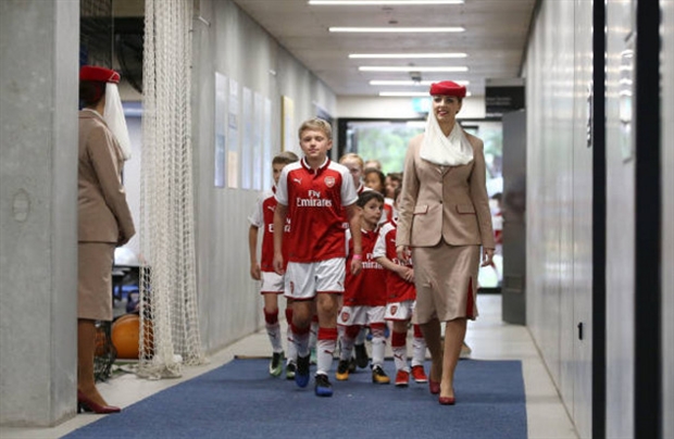 Trước giờ thi đấu, sao Arsenal 'làm loạn' bệnh viên ở Sydney - Bóng Đá