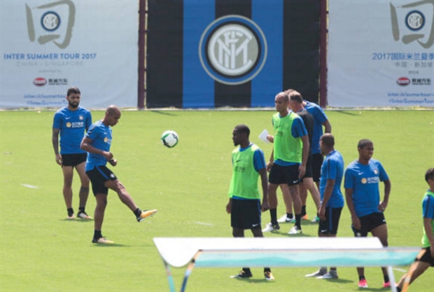 Inter dùng cả hệ thống tưới sân để giải nhiệt cho cầu thủ - Bóng Đá