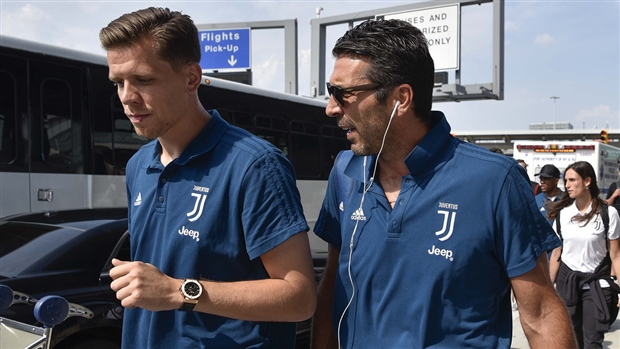 Vừa xong hợp đồng, De Sciglio đã tức tốc bay sang Mỹ hội quân Juventus - Bóng Đá