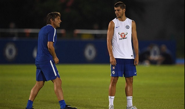 Lạ nước lạ cái, Morata được Conte tận tình chỉ bảo trên sân tập - Bóng Đá