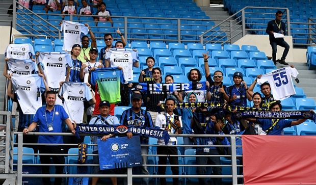 Tới Singapore, sao Inter 'trốn' đội đi pha cà phê - Bóng Đá