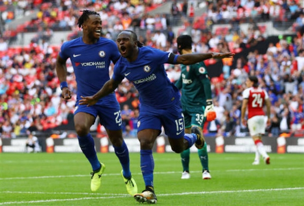 Moses ghi bàn, Sanchez 'hóng' người cứu Arsenal - Bóng Đá