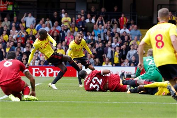 Hàng thủ quá tệ, fan Liverpool liên tục cầu cứu Van Dijk - Bóng Đá