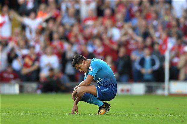 Fan Arsenal đồng loạt xin đội bóng buông tha cho Sanchez - Bóng Đá
