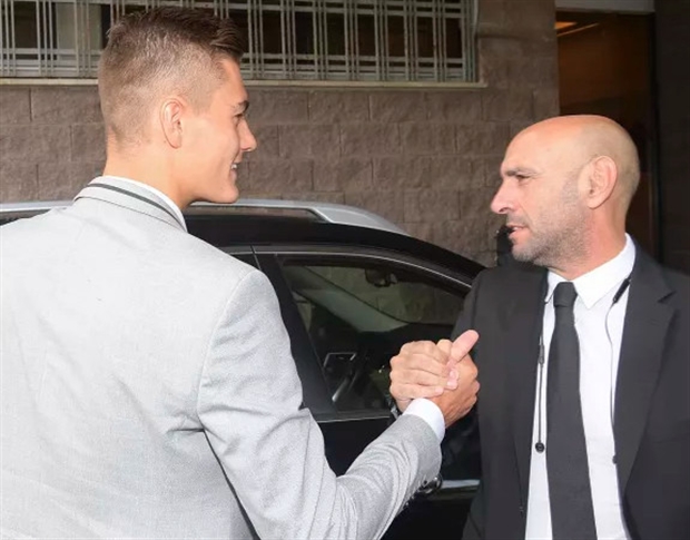 'Hàng chê' của Juventus CHÍNH THỨC nhận áo tại AS Roma - Bóng Đá