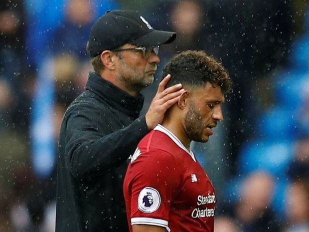 'Tù trưởng' Chamberlain đang khiến CĐV Liverpool khiếp sợ - Bóng Đá