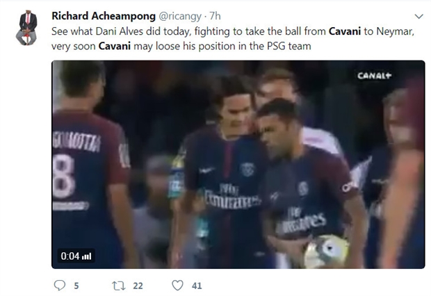 Tranh đá phạt với Neymar, Cavani đang tự đẩy mình khỏi PSG? - Bóng Đá