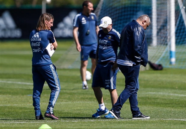 Buổi tập 'nặng nề' của Messi và các đồng đội tại tuyển Argentina - Bóng Đá