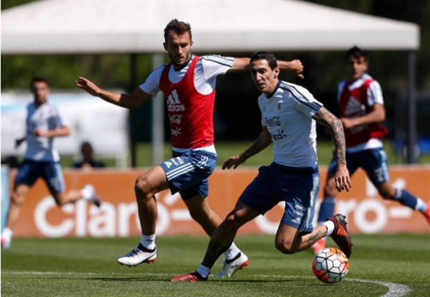 Buổi tập 'nặng nề' của Messi và các đồng đội tại tuyển Argentina - Bóng Đá