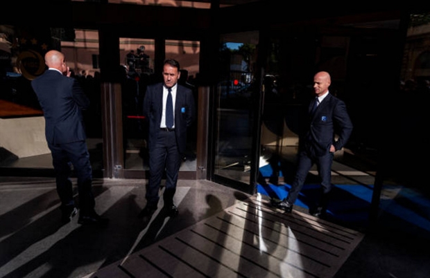 Họp báo căng thẳng, ông Tavecchio rời ghế chủ tịch FIGC - Bóng Đá