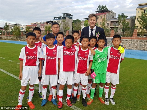 Huyền thoại Man Utd sang Trung Quốc phát triển bóng đá - Bóng Đá