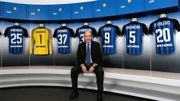 Đi vào lịch sử, Mauro Icardi được huyền thoại Inter đích thân tặng quà - Bóng Đá
