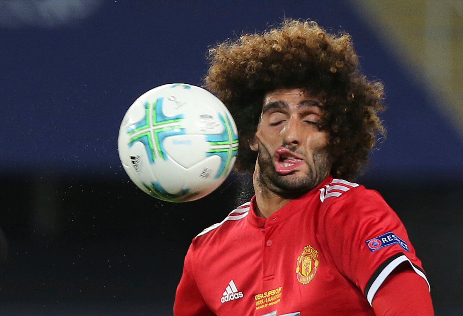 Man Utd vẫn đang nhức đầu với đầu gối của Fellaini - Bóng Đá