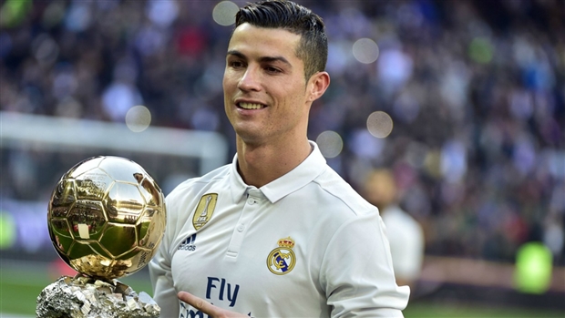 Ronaldo, Messi 'mất tích' trong top 10 VĐV giàu nhất - Bóng Đá