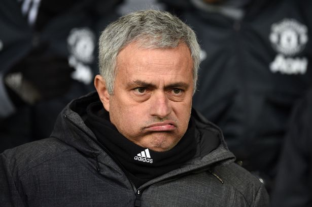 Phong độ sa sút, Man Utd hoãn kế hoạch gia hạn với Mourinho  - Bóng Đá